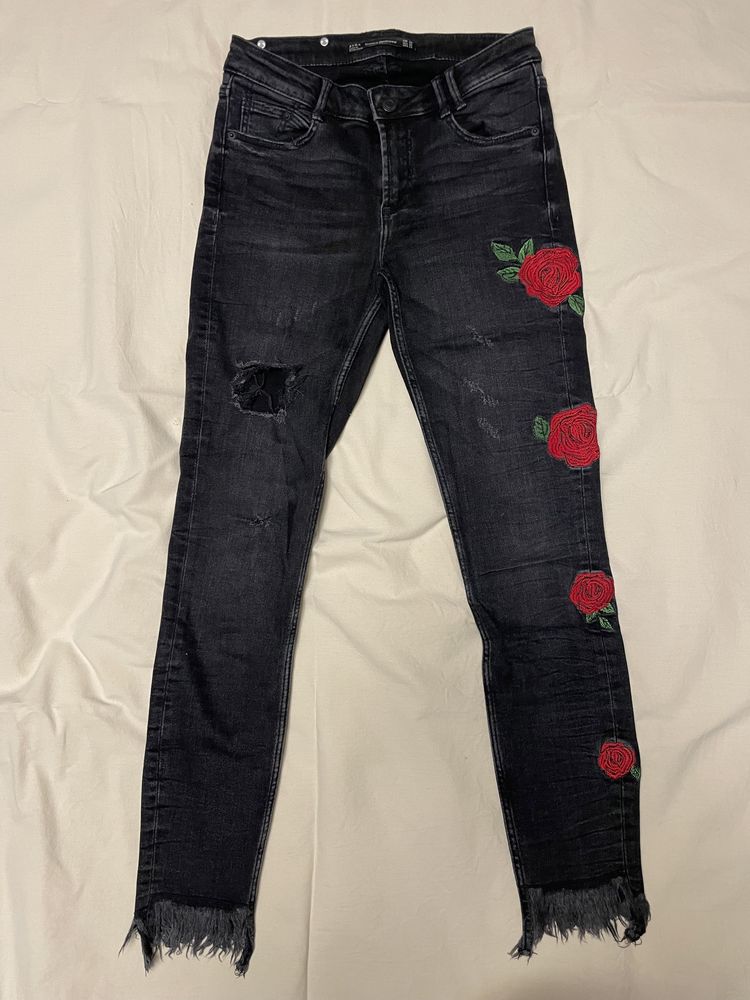 еластични дънки ZARA