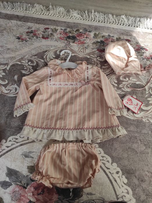 Vând Rochița vintage 6 luni