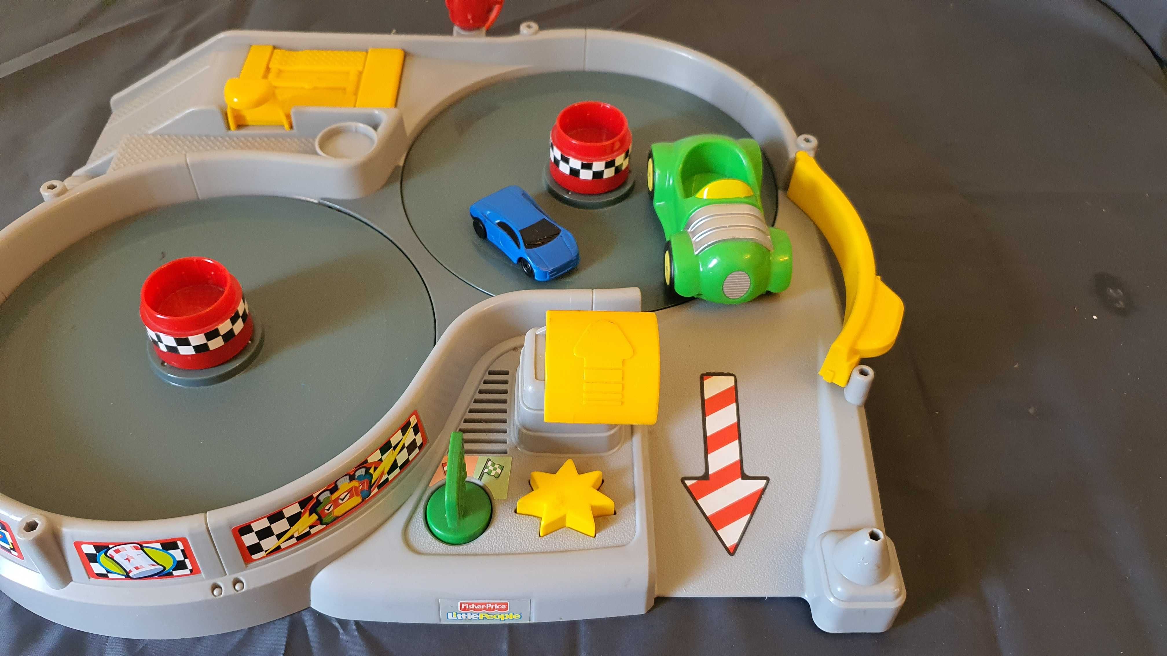 Cursa de masini Spin and Crash de la Fisher Price