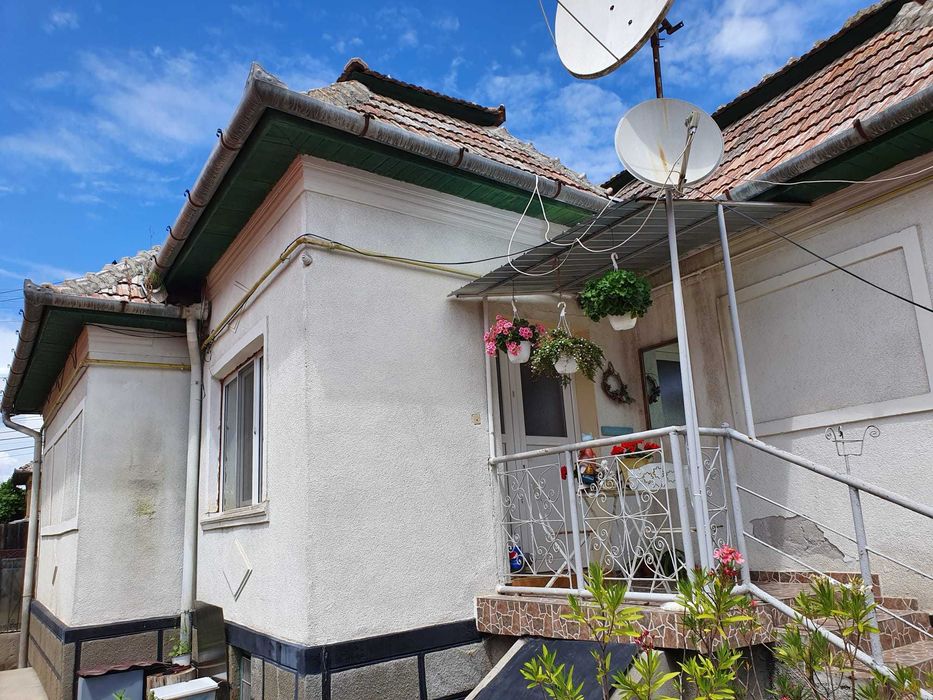 Vand casa in oras Turda, central