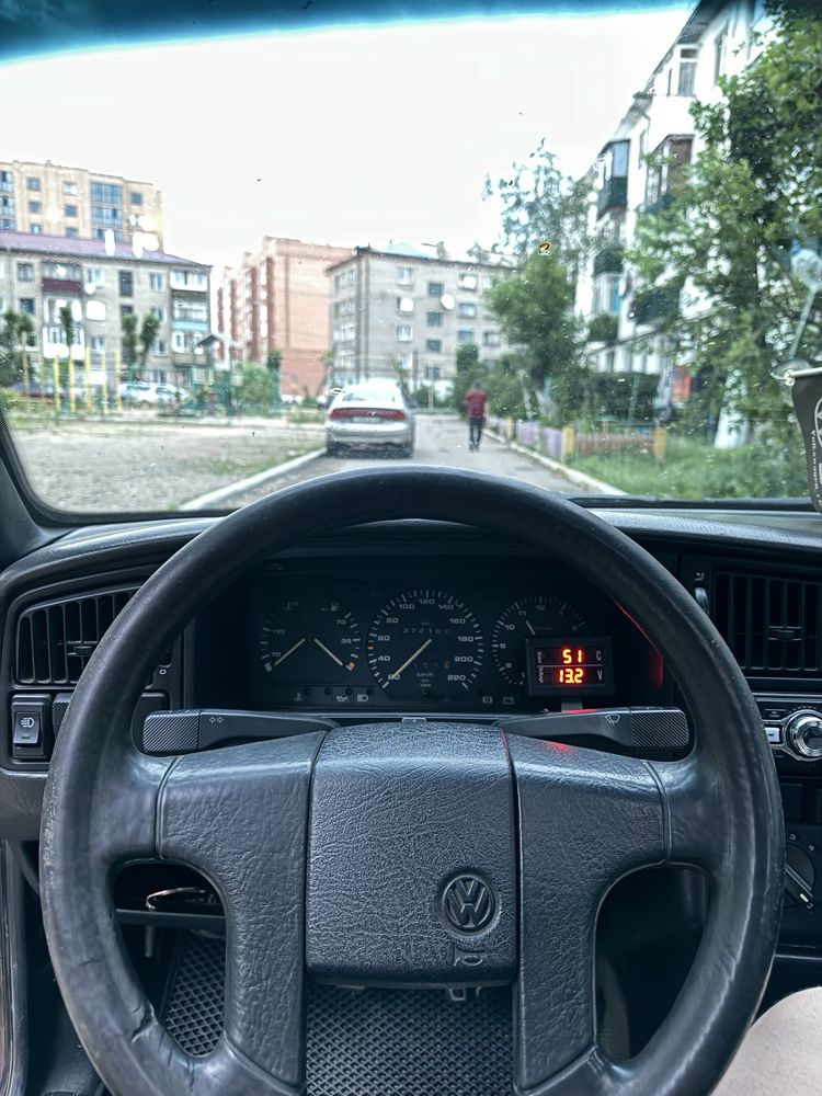 Продам пассат б3, 1,8 моно, универсал