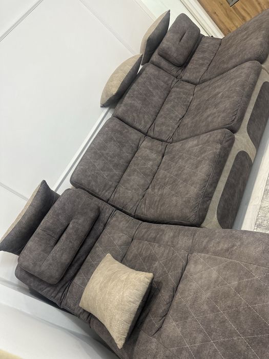 Диван расскладной почти новый без повреждений и без царапин