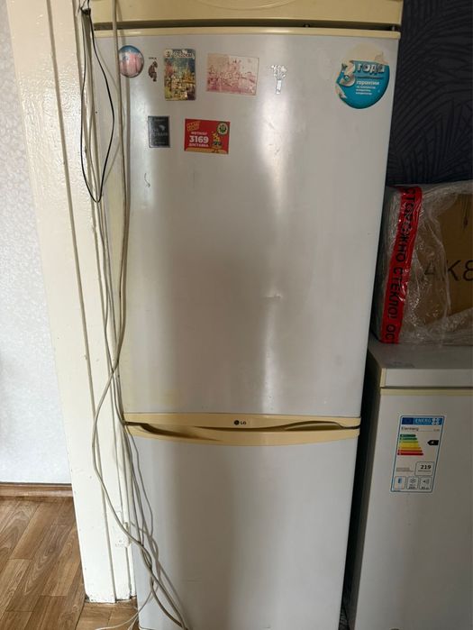 Продам холодильник на запчасти