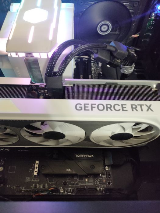 RTX4070Ti/Ryzen7 7800X3D/B650 MSI MAG Tomahawk WI-Fi/32gb ddr5 6000Mhz