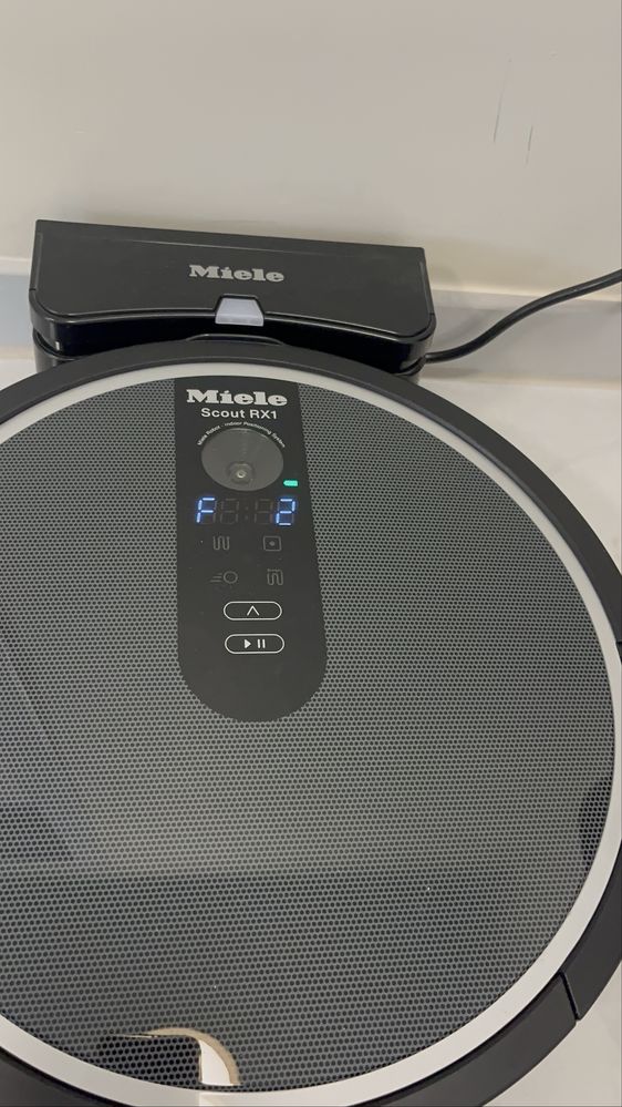 Робот Miele Scout RX1