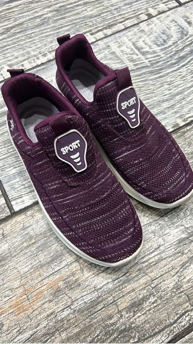 Кроссовки 1 раз одели