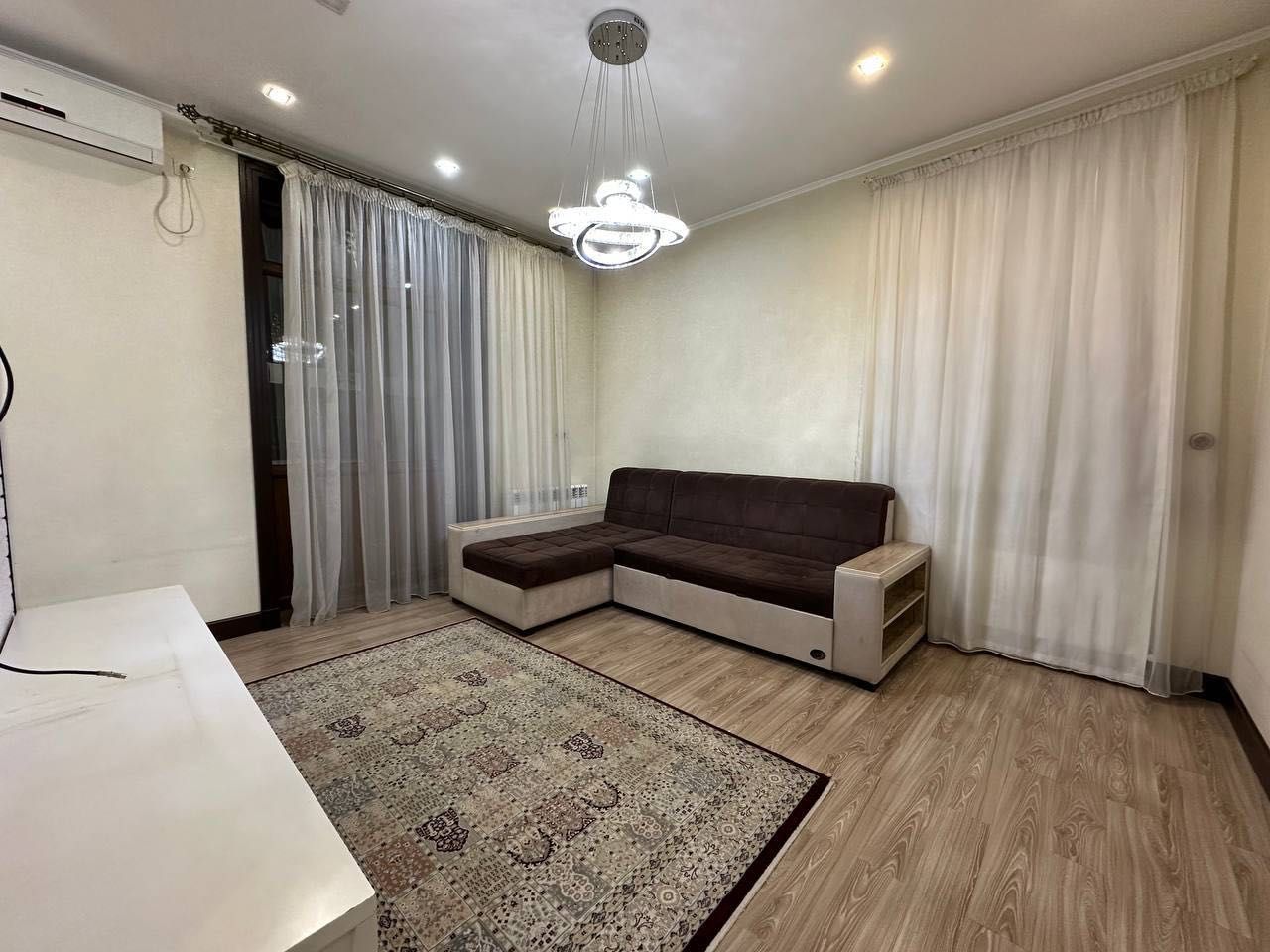 Parkent Village Продается 2 комнатная квартира ремонт Мирзо-Улугбек