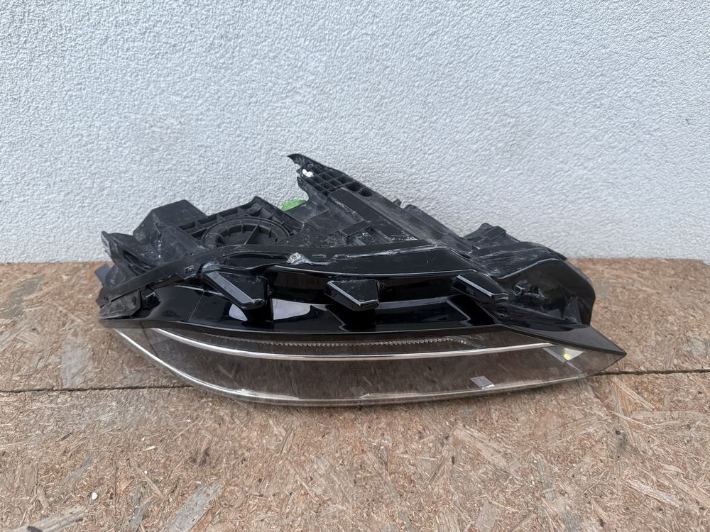 Far stanga VW Passat B8 Facelift Full LED Original Europa
