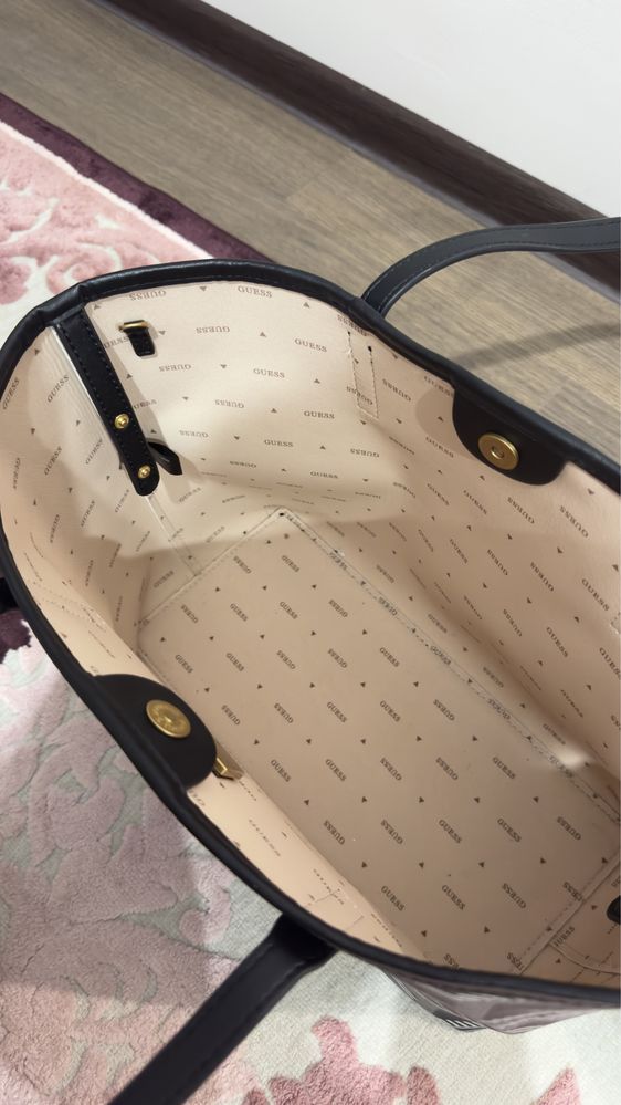 Сумка Guess