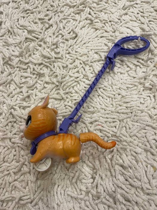 Игрушка фирменная для маленьких деток.