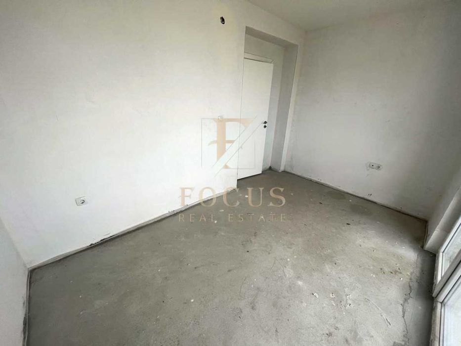 Продава се Тристаен апартамент в Пловдив, Христо Смирненски - 77 кв.м за 1254 €/кв.м - Снимка #3