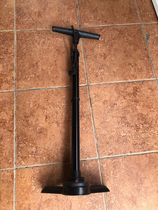 Bicicleta si pompa de vanzare