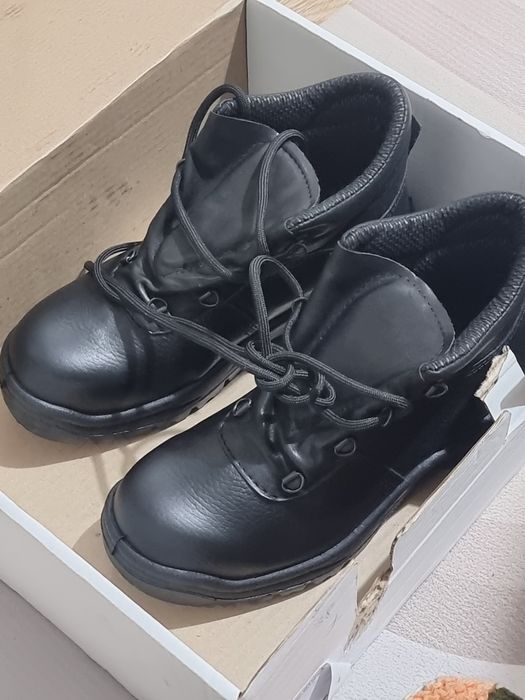 Ботинки чёрные  38размер