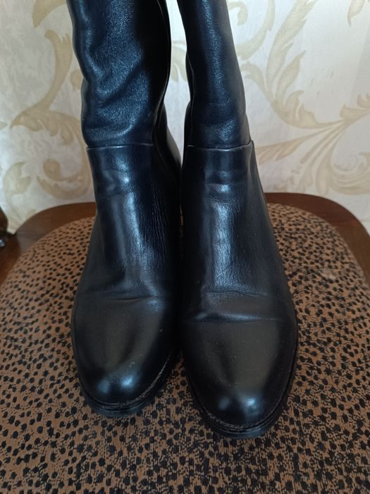 Продам весенние женские сапоги
