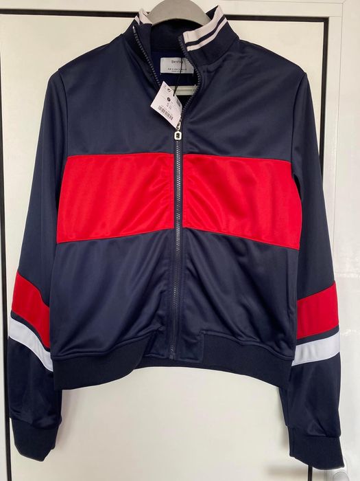 Чисто ново дамско яке /суичър Bershka