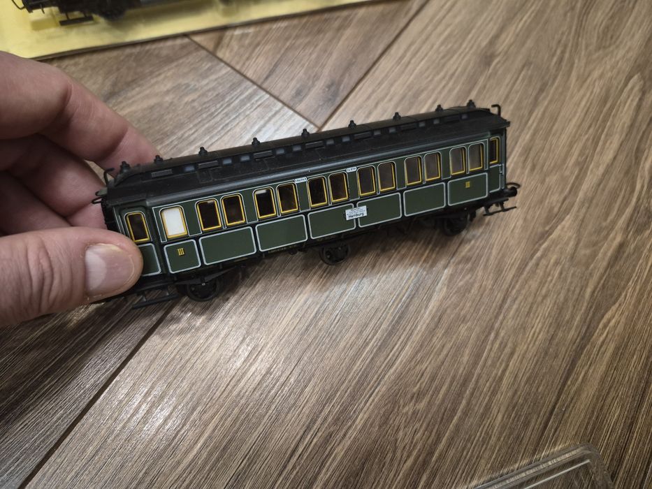 Модели вагонов люкс для паровоза trix Германия