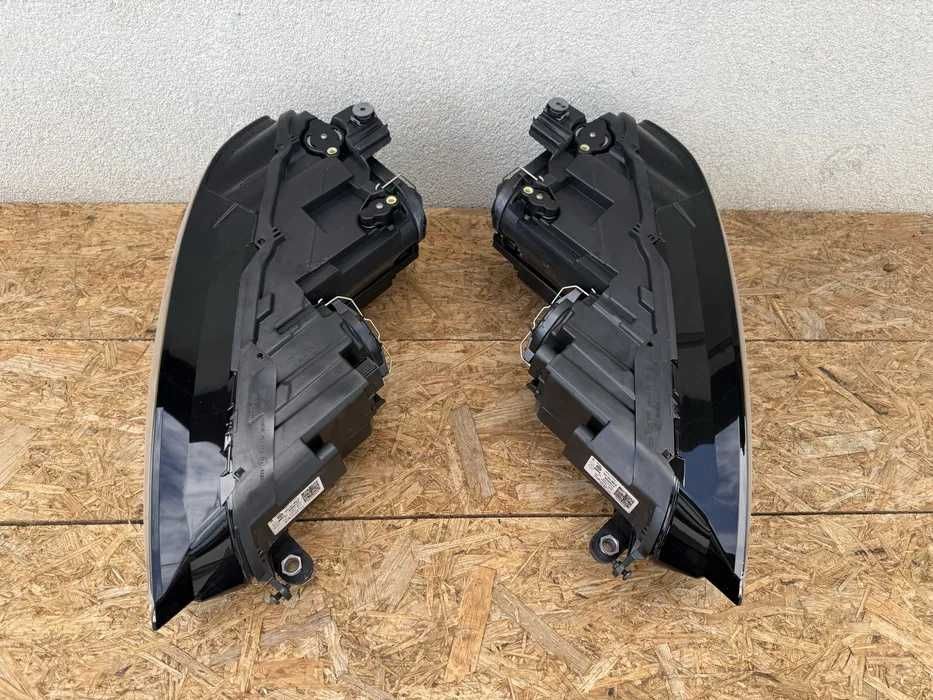 SET Far stanga dreapta VW Golf7 Sportsvan Break Halogen Originale NOI