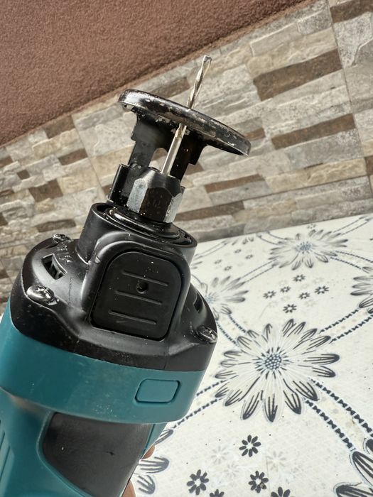 Акумулаторна фреза за гипскартон Makita DCO180Z SOLO /18 V,