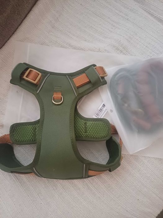 Нагръдник за куче и повод за куче