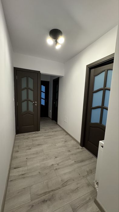 Apartament decomandat, 2 camere, 2 bai, fost cabinet de Pediatrie, CT