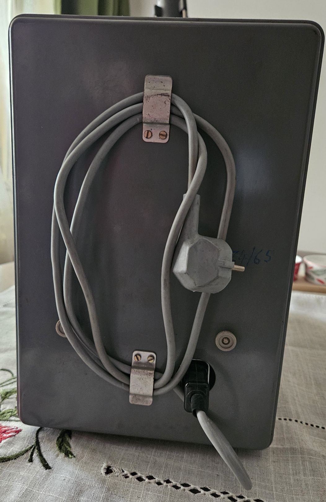 Osciloscop vintage cu lămpi Hameg HM112