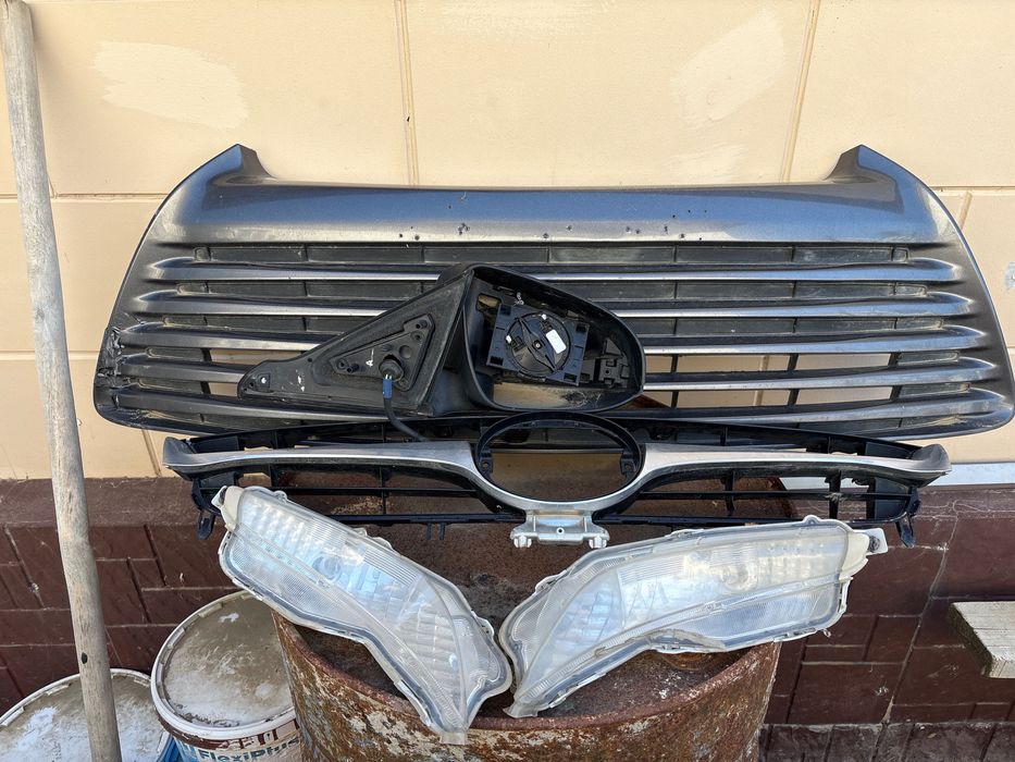 Решетка телевизор , 2 туманик , зеркало правый