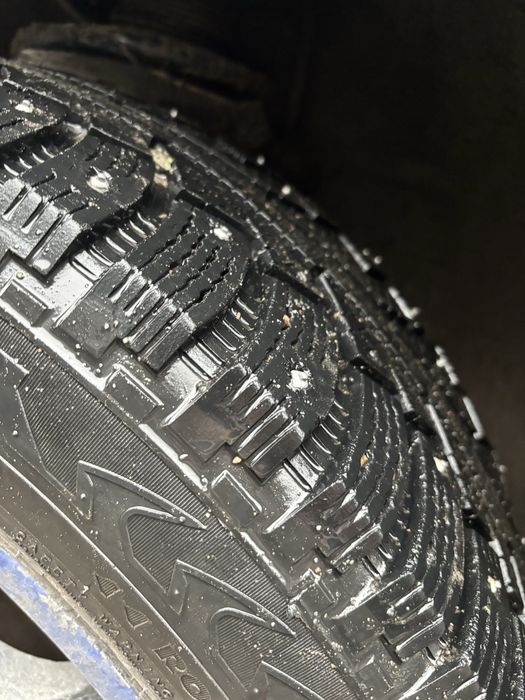 Продам резину r17 225/60 нокиан хакапеллита