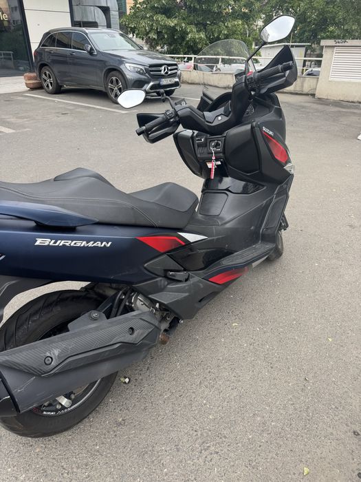 Scuter Suzukiburgman 400