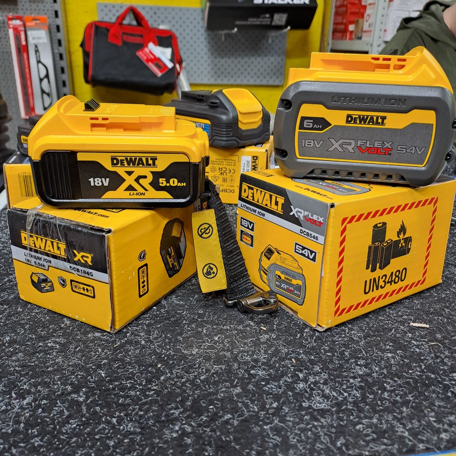 Аккумулятор DeWalt/Девольт! Бесплатная доставка! Рассрочка/Рэд!