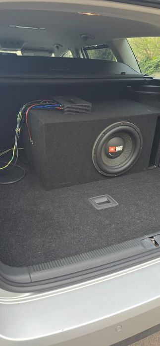 Incintă subwoofer la comandă – calculată pentru sunet optim.