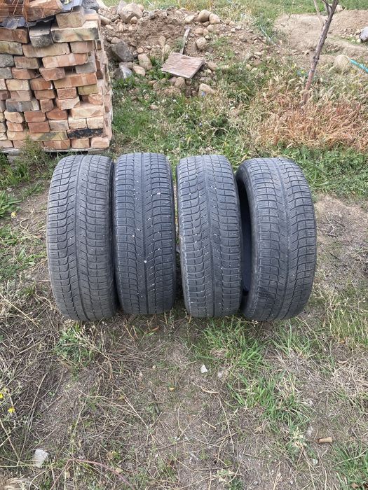 Идеальное состояние Michelin зимний тайланд r17 225/60 комплект