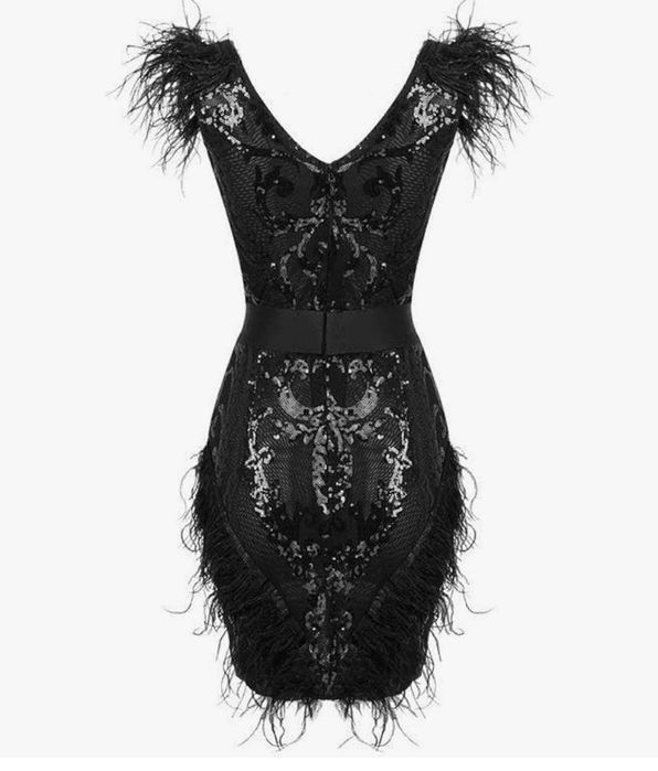 Секси черна рокля