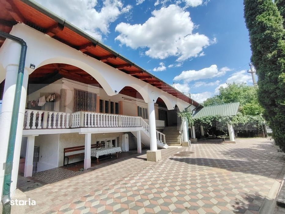 Proprietate in Podeni ideala pentru clinici, centru seniori sau invest