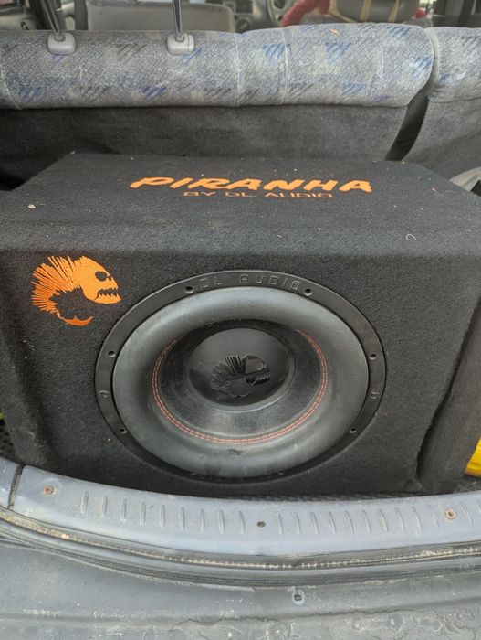 Продам почти новый сабвуфер