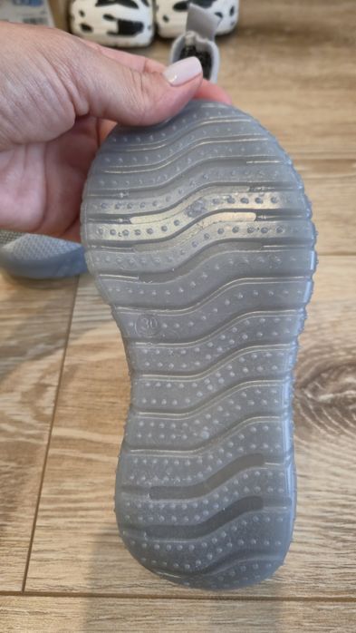 Adidași slip on marimea 30