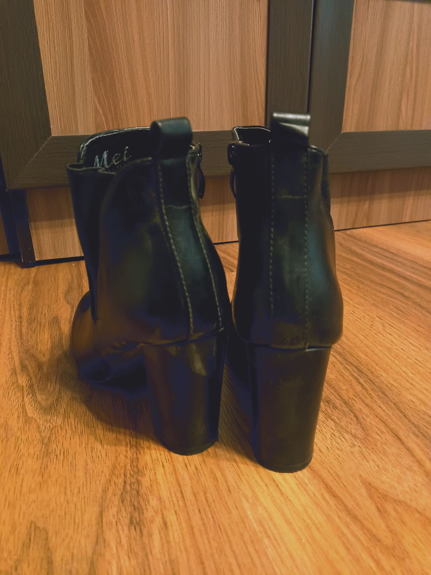 Botine cu toc gros, m37