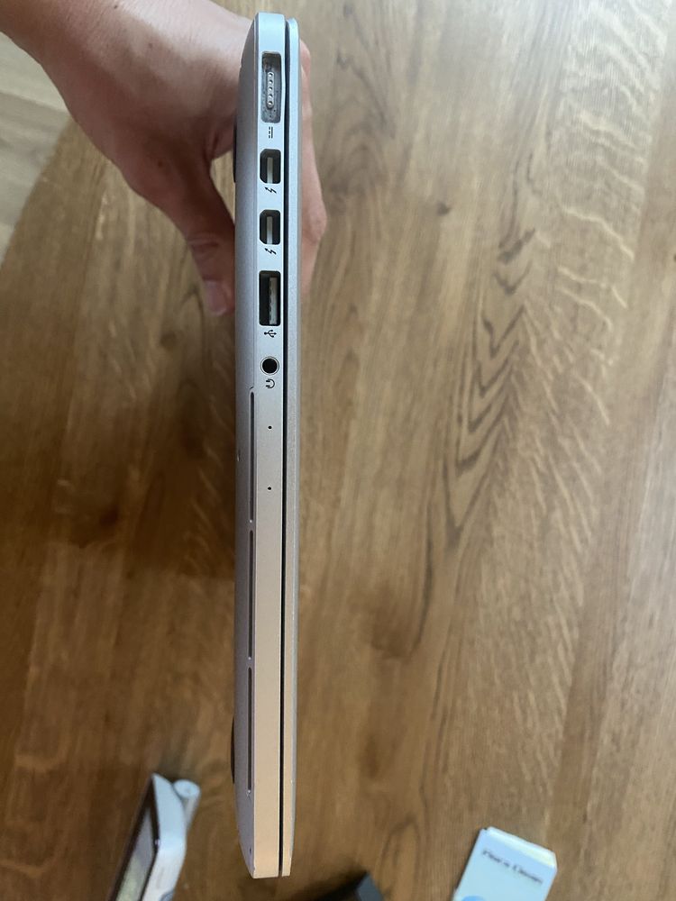 Macbook pro A1502 256gb