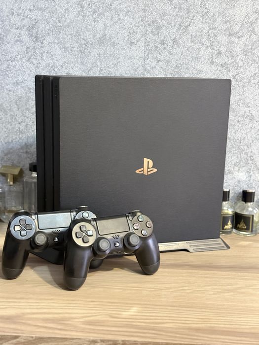 Продам Playstation 4 Pro