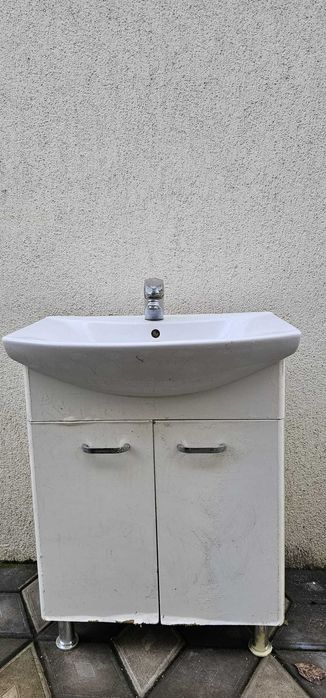 Chiuveta de baie cu suport + baterie si furtune