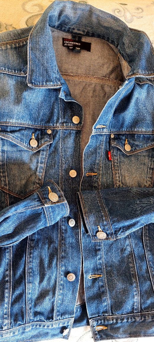 Levis куртка  джинсовая