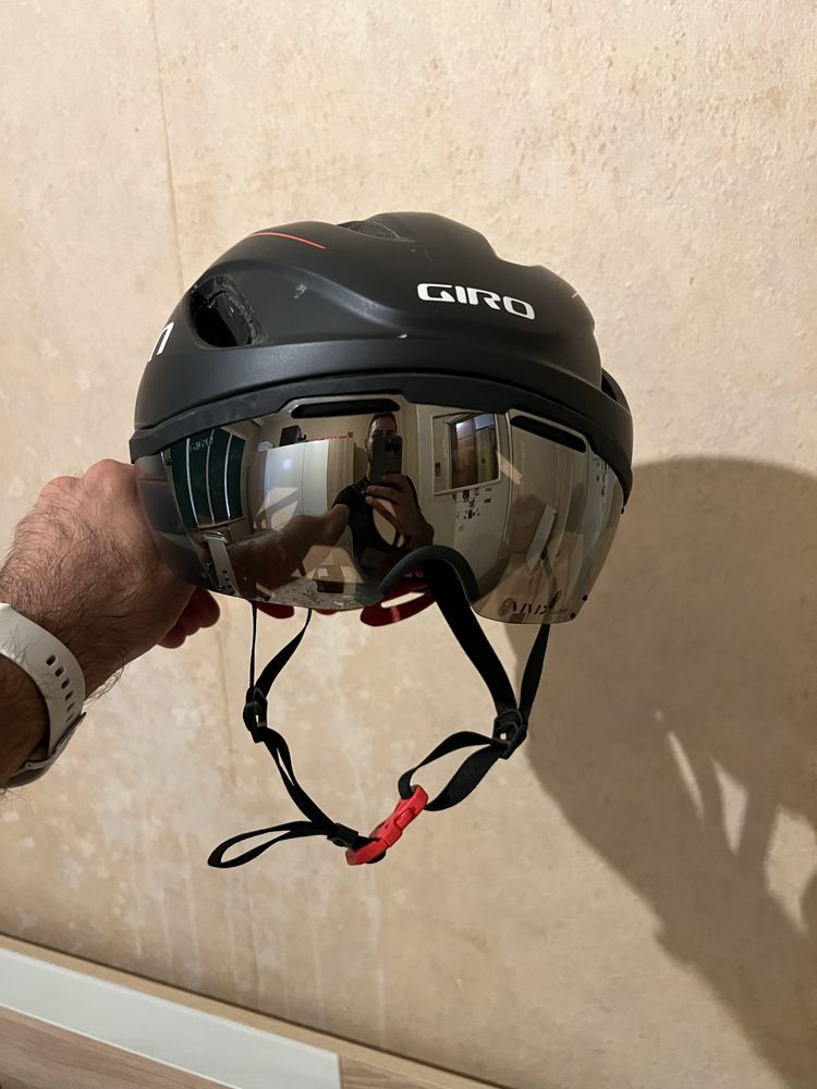 Велосипедна каска GIRO Vanquish MIPS