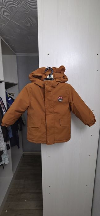 Продам детскую зимнюю куртку