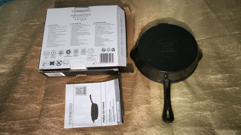 Tigaie din fonta cu un diametru de 14.9cm