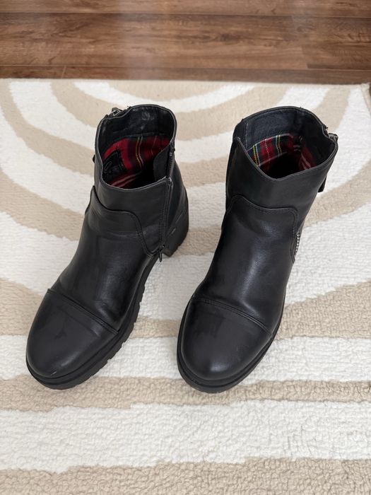 Botine negre nr. 35