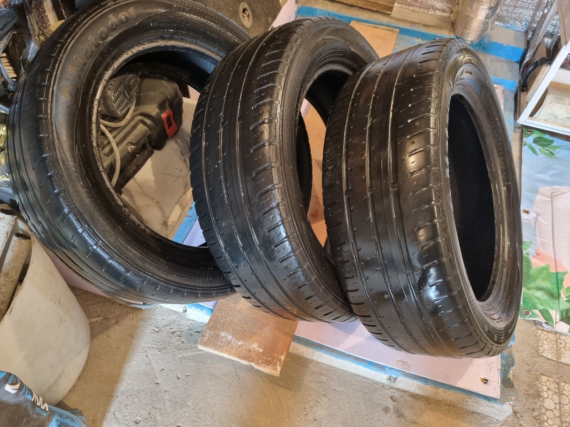 Продам шины R16 всесезонки