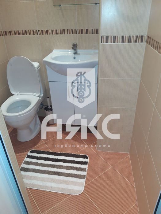 Дава се под наем Тристаен апартамент в София, Център - 100 кв.м за 816 € - Снимка #9
