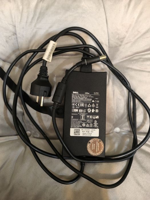 Încărcător/Alimentator Dell 
Alimentator Dell