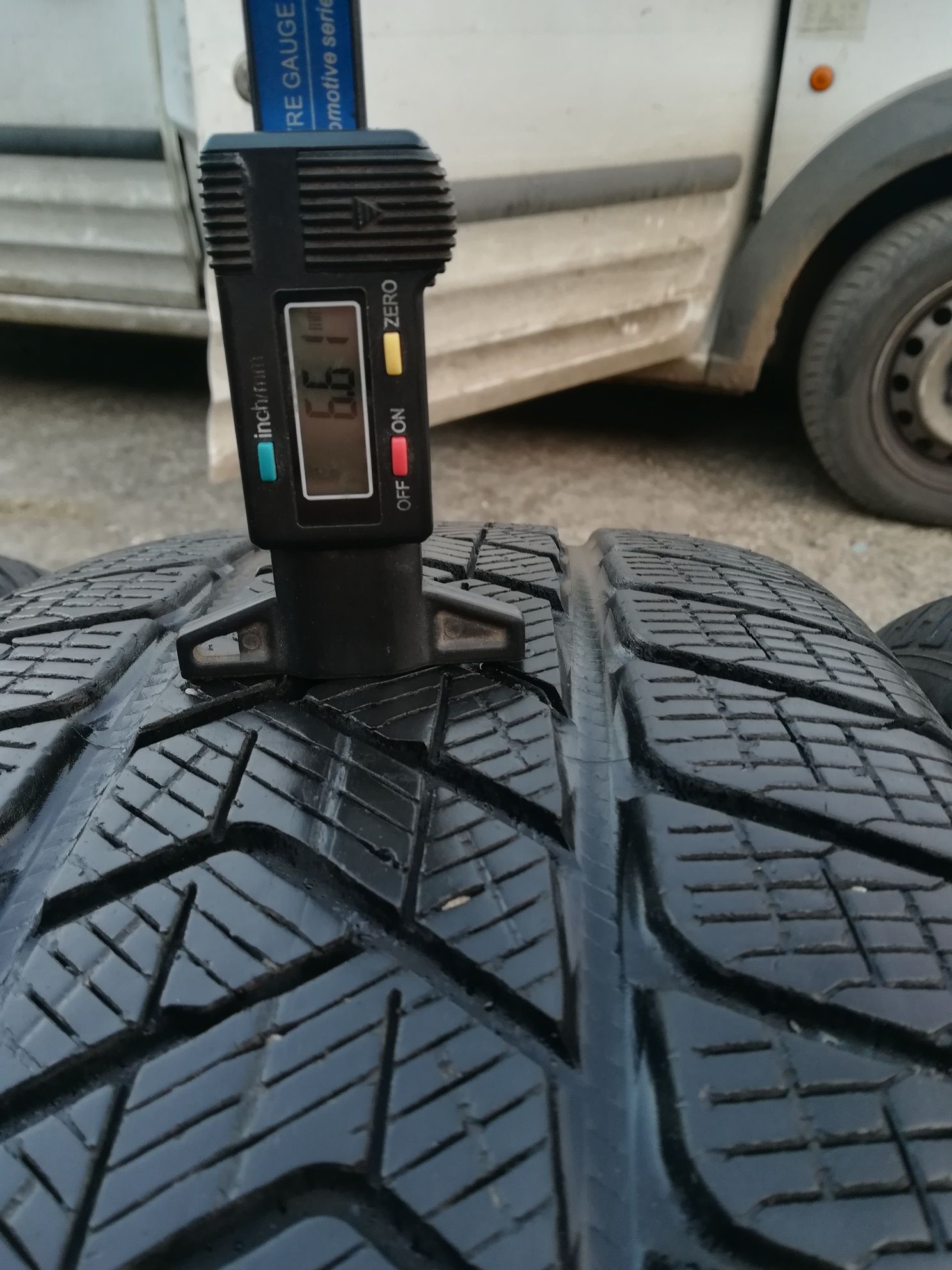 Перфектни 4бр.235/55/19 Pirelli Scorpion дот5015