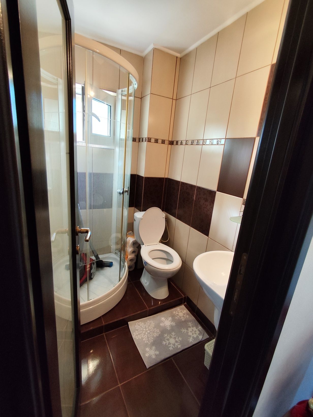 Apartament de vânzare cu 3 camere decomandat