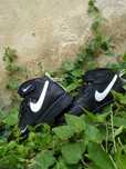 Обувки NIKE НОВИ !!!